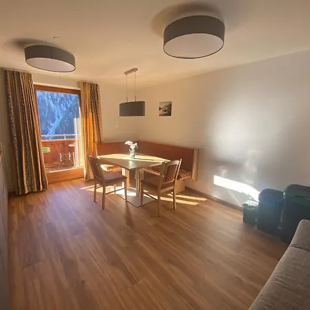 Alpenrose Apartment *